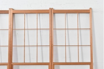 ヴィンテージ建具　昭和後期　上品な桟組みが引き立つ幅狭タイプの雪見障子戸4枚セット　(R-086558)