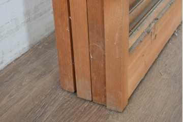 ヴィンテージ建具　昭和後期　上品な桟組みが引き立つ幅狭タイプの雪見障子戸4枚セット　(R-086558)