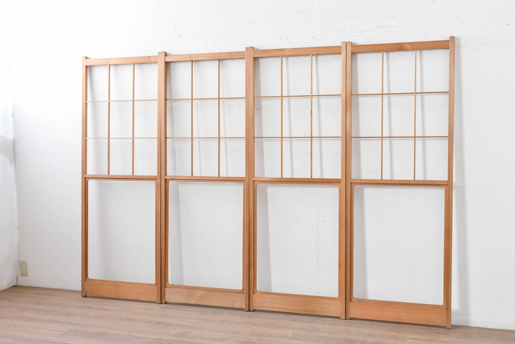 ヴィンテージ建具　昭和後期　上品な桟組みが引き立つ幅狭タイプの雪見障子戸4枚セット　(R-086559)