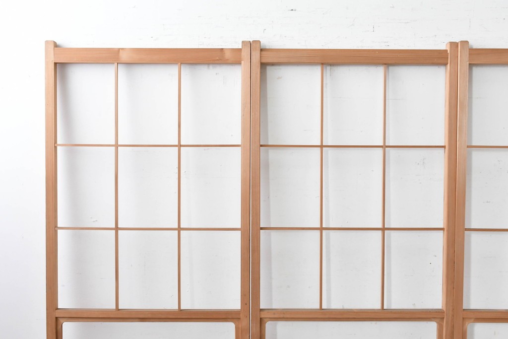 ヴィンテージ建具　昭和後期　上品な桟組みが引き立つ幅狭タイプの雪見障子戸4枚セット　(R-086559)