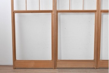 ヴィンテージ建具　昭和後期　上品な桟組みが引き立つ幅狭タイプの雪見障子戸4枚セット　(R-086559)