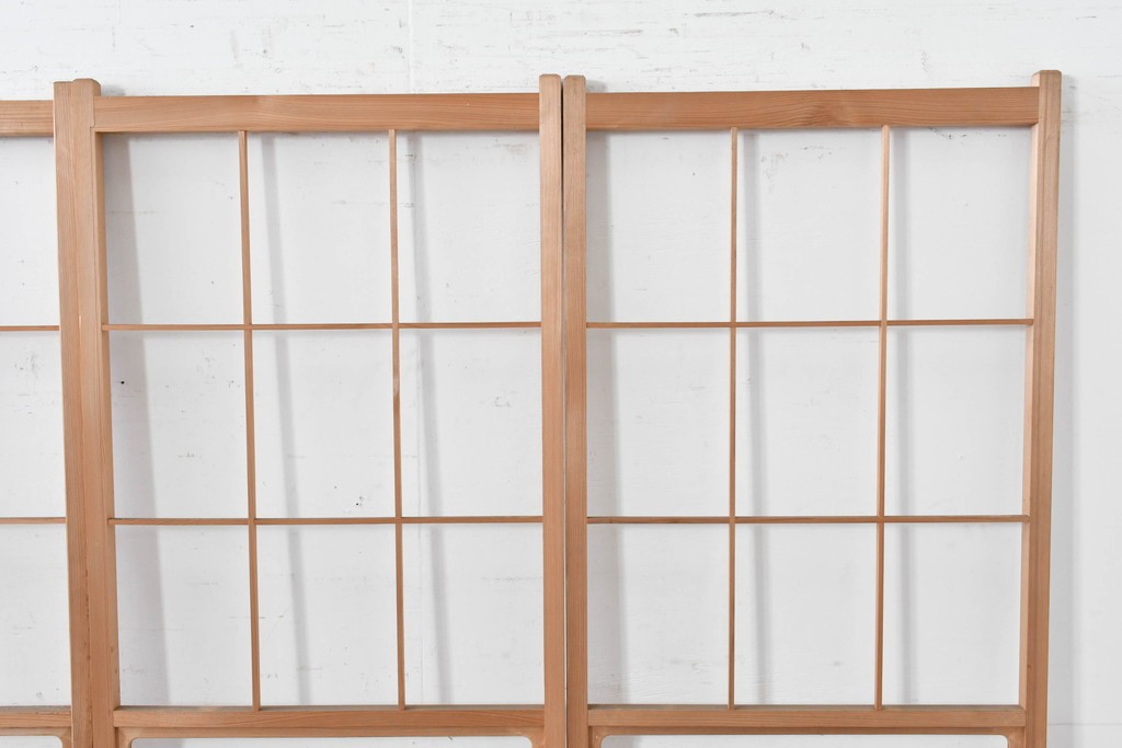 ヴィンテージ建具　昭和後期　上品な桟組みが引き立つ幅狭タイプの雪見障子戸4枚セット　(R-086559)