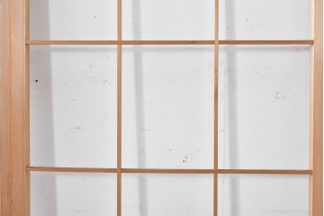 ヴィンテージ建具　昭和後期　上品な桟組みが引き立つ幅狭タイプの雪見障子戸4枚セット　(R-086559)