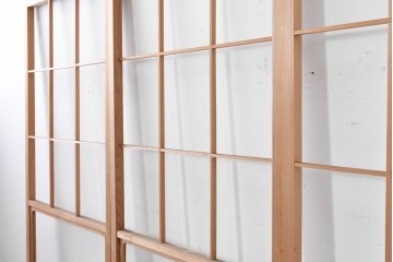 ヴィンテージ建具　昭和後期　上品な桟組みが引き立つ幅狭タイプの雪見障子戸4枚セット　(R-086559)