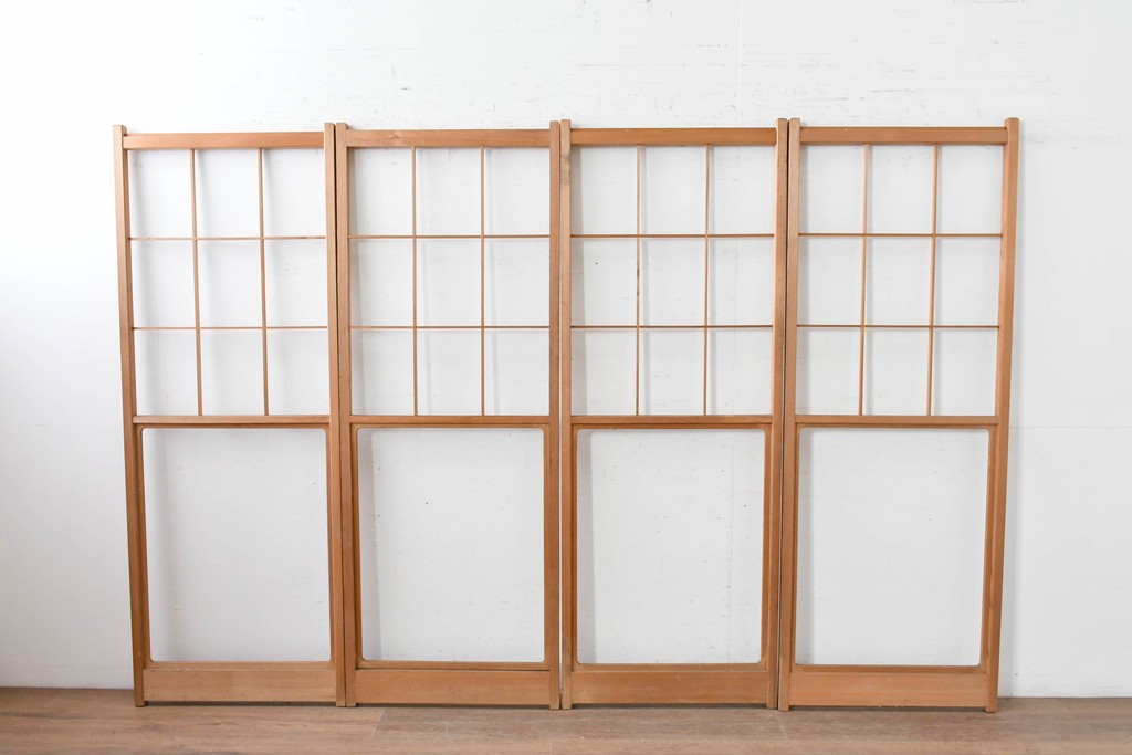 ヴィンテージ建具　昭和後期　上品な桟組みが引き立つ幅狭タイプの雪見障子戸4枚セット　(R-086559)