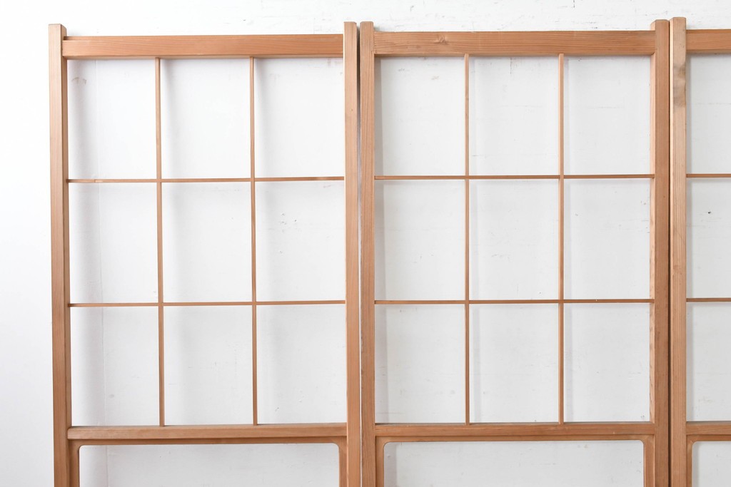 ヴィンテージ建具　昭和後期　上品な桟組みが引き立つ幅狭タイプの雪見障子戸4枚セット　(R-086559)