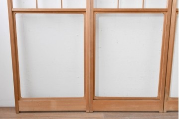 ヴィンテージ建具　昭和後期　上品な桟組みが引き立つ幅狭タイプの雪見障子戸4枚セット　(R-086559)