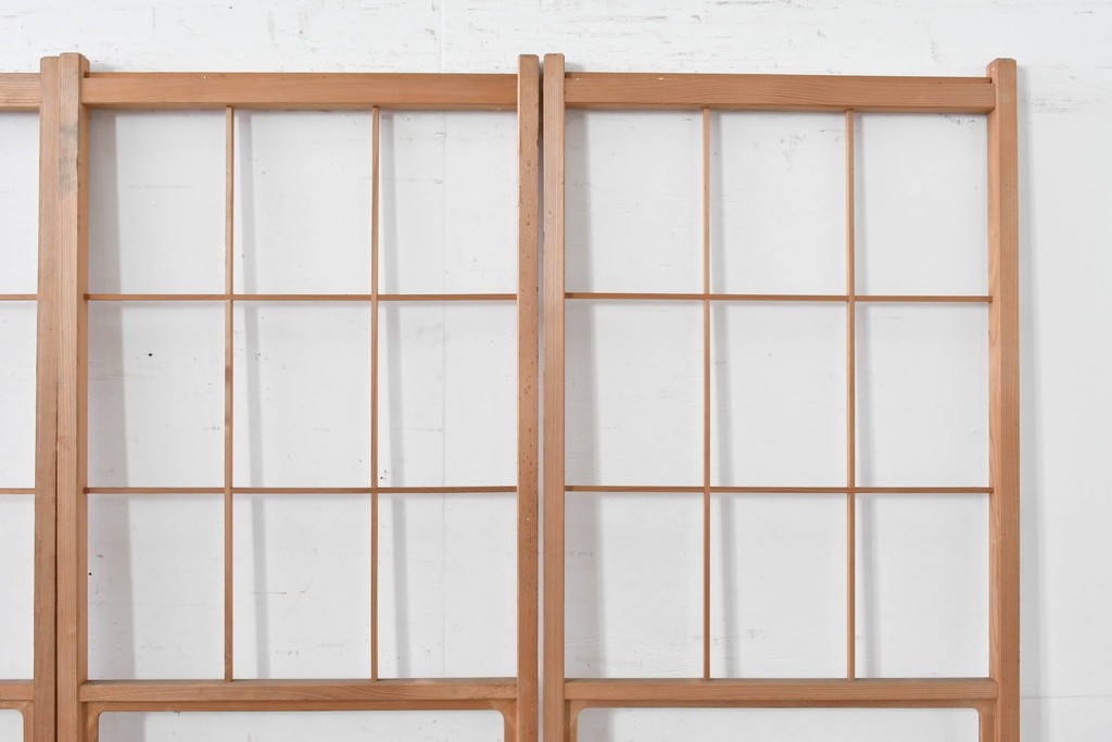 ヴィンテージ建具　昭和後期　上品な桟組みが引き立つ幅狭タイプの雪見障子戸4枚セット　(R-086559)