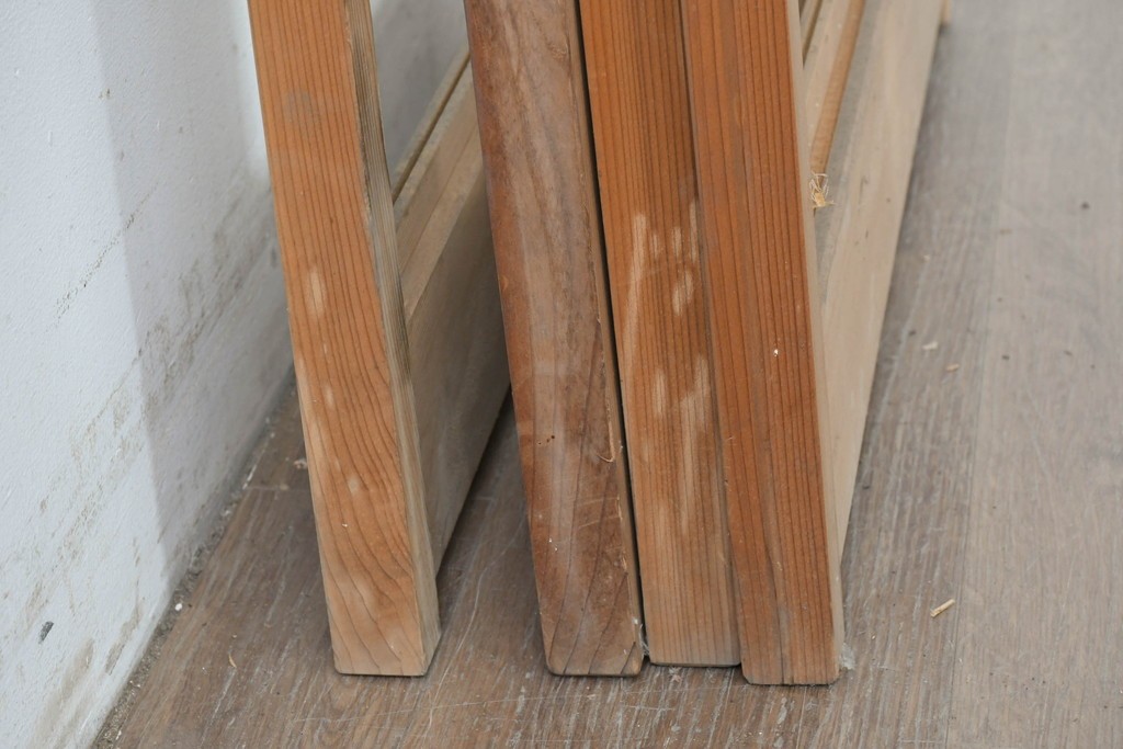 ヴィンテージ建具　昭和後期　上品な桟組みが引き立つ幅狭タイプの雪見障子戸4枚セット　(R-086559)