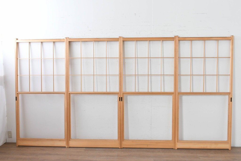 ヴィンテージ建具　昭和後期　上品な桟組みが引き立つ雪見障子戸4枚セット　(R-086560)
