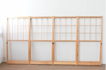 ヴィンテージ建具　昭和後期　上品な桟組みが引き立つ雪見障子戸4枚セット　(R-086560)