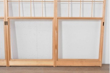 ヴィンテージ建具　昭和後期　上品な桟組みが引き立つ雪見障子戸4枚セット　(R-086560)