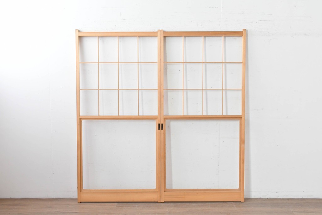 ヴィンテージ建具　昭和後期　上品な桟組みが引き立つ雪見障子戸2枚セット　(R-086561)