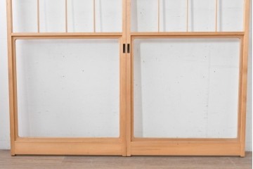 ヴィンテージ建具　昭和後期　上品な桟組みが引き立つ雪見障子戸2枚セット　(R-086561)