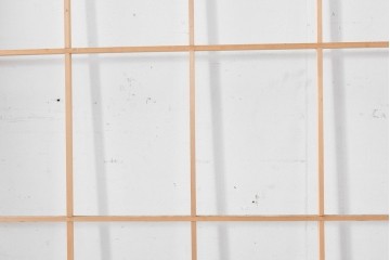 ヴィンテージ建具　昭和後期　上品な桟組みが引き立つ雪見障子戸2枚セット　(R-086561)