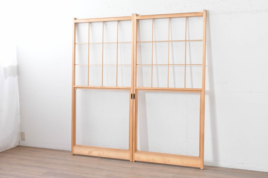 ヴィンテージ建具　昭和後期　上品な桟組みが引き立つ雪見障子戸2枚セット　(R-086562)