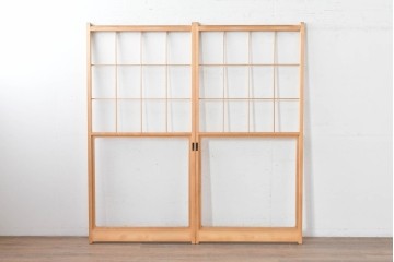 ヴィンテージ建具　昭和後期　上品な桟組みが引き立つ雪見障子戸2枚セット　(R-086562)