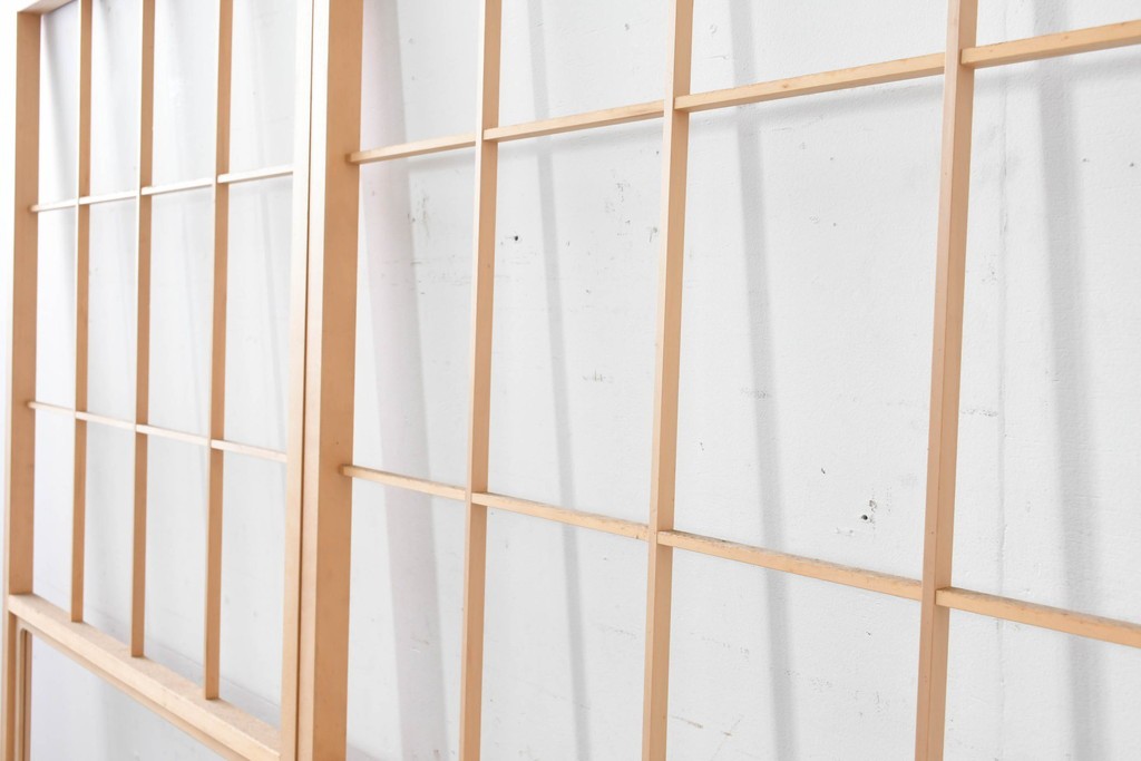 ヴィンテージ建具　昭和後期　上品な桟組みが引き立つ雪見障子戸2枚セット　(R-086562)