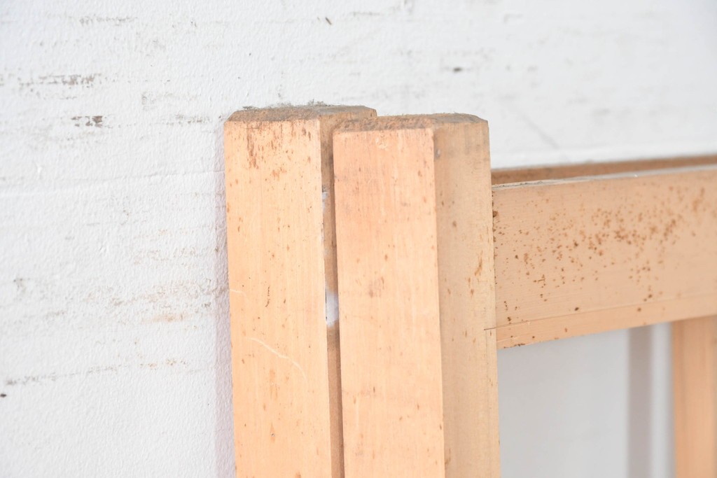 ヴィンテージ建具　昭和後期　上品な桟組みが引き立つ雪見障子戸2枚セット　(R-086562)