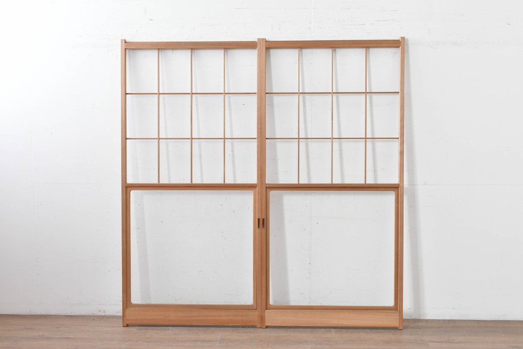 ヴィンテージ建具　昭和後期　上品な桟組みが引き立つ雪見障子戸2枚セット　(R-086563)