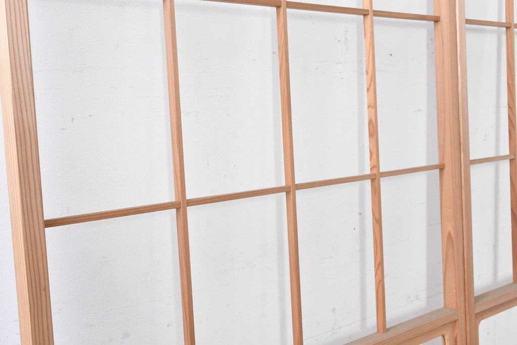 ヴィンテージ建具　昭和後期　上品な桟組みが引き立つ雪見障子戸2枚セット　(R-086563)