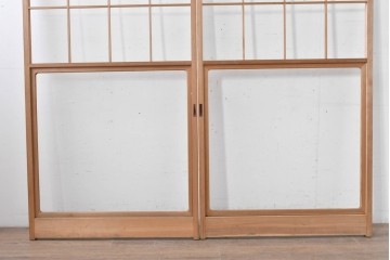 ヴィンテージ建具　昭和後期　上品な桟組みが引き立つ雪見障子戸2枚セット　(R-086563)