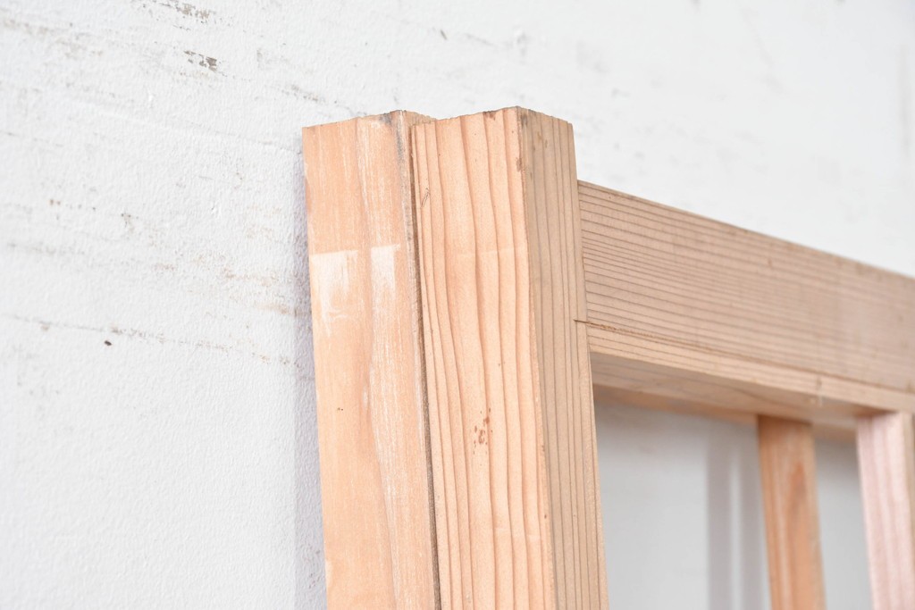 ヴィンテージ建具　昭和後期　上品な桟組みが引き立つ雪見障子戸2枚セット　(R-086563)