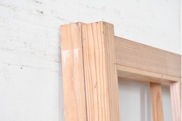 ヴィンテージ建具　昭和後期　上品な桟組みが引き立つ雪見障子戸2枚セット　(R-086563)