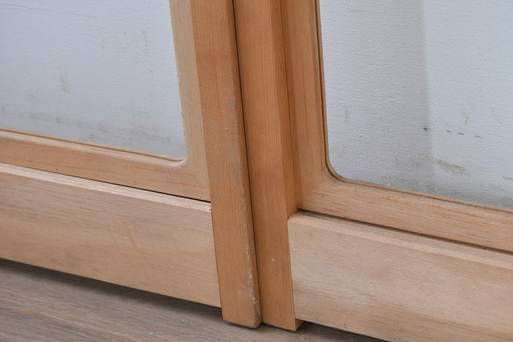 ヴィンテージ建具　昭和後期　上品な桟組みが引き立つ雪見障子戸4枚セット　(R-086564)