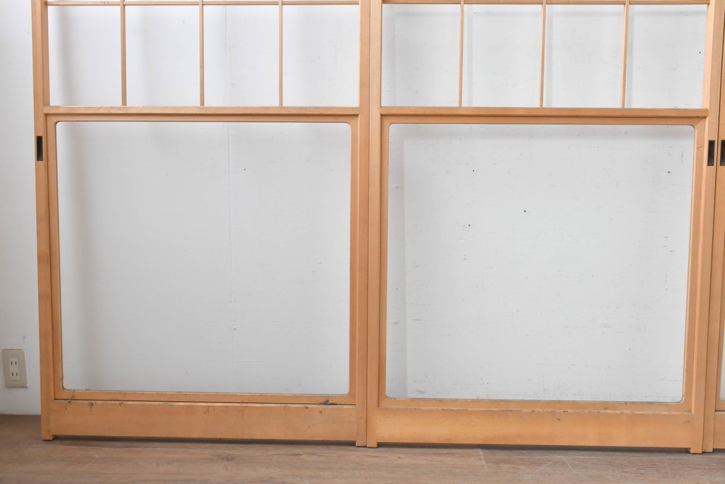 ヴィンテージ建具　昭和後期　上品な桟組みが引き立つ雪見障子戸4枚セット　(R-086565)