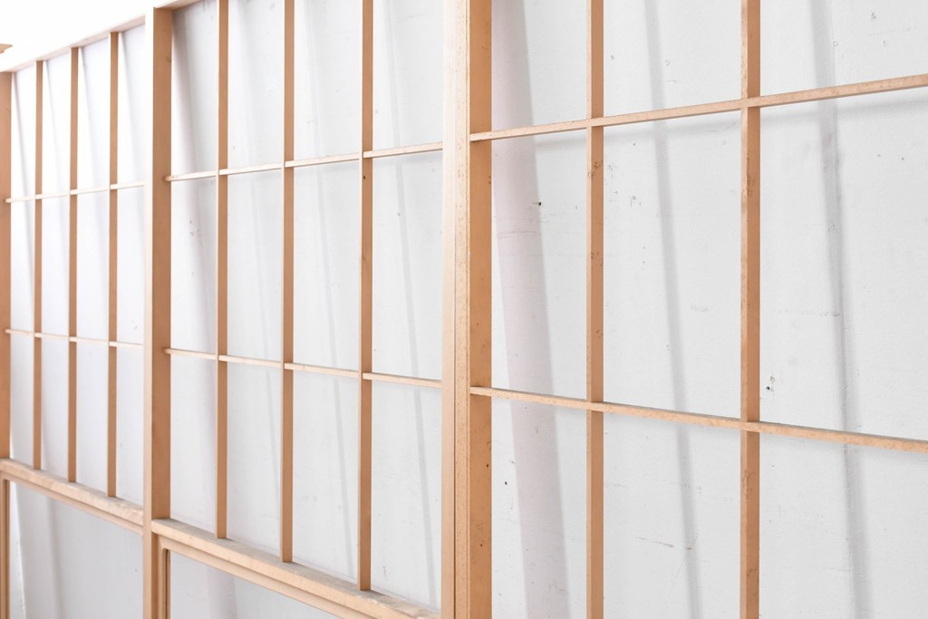 ヴィンテージ建具　昭和後期　上品な桟組みが引き立つ雪見障子戸4枚セット　(R-086565)