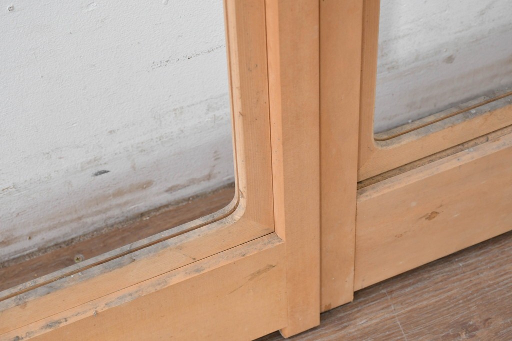 ヴィンテージ建具　昭和後期　上品な桟組みが引き立つ雪見障子戸4枚セット　(R-086565)