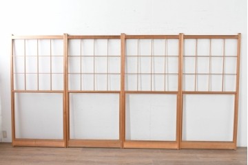 ヴィンテージ建具　昭和後期　上品な桟組みが引き立つ雪見障子戸4枚セット　(R-086566)