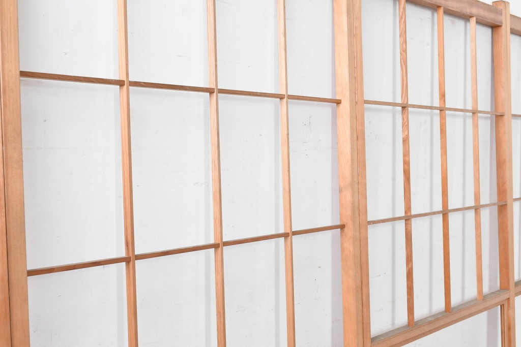 ヴィンテージ建具　昭和後期　上品な桟組みが引き立つ雪見障子戸4枚セット　(R-086566)