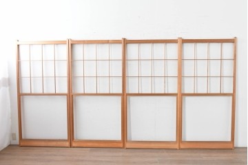ヴィンテージ建具　昭和後期　上品な桟組みが引き立つ雪見障子戸4枚セット　(R-086567)