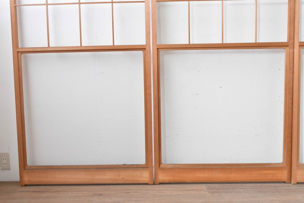 ヴィンテージ建具　昭和後期　上品な桟組みが引き立つ雪見障子戸4枚セット　(R-086567)