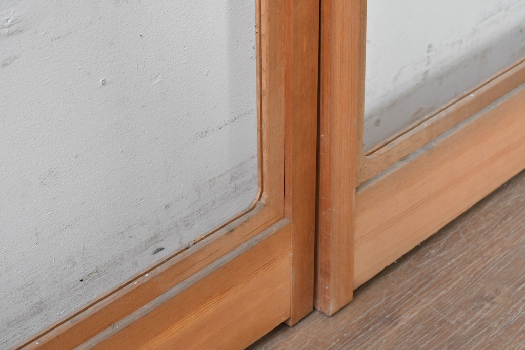 ヴィンテージ建具　昭和後期　上品な桟組みが引き立つ雪見障子戸4枚セット　(R-086567)