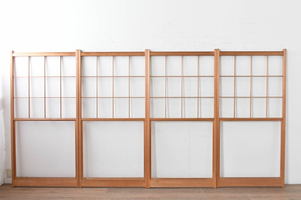 ヴィンテージ建具　昭和後期　上品な桟組みが引き立つ雪見障子戸4枚セット　(R-086567)