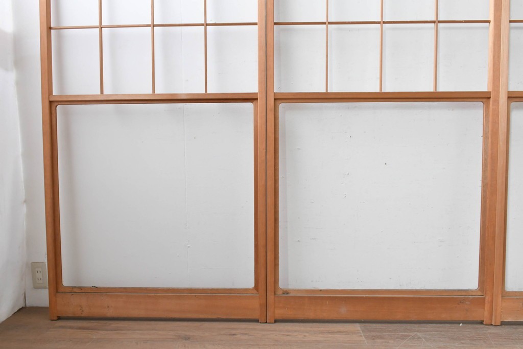 ヴィンテージ建具　昭和後期　上品な桟組みが引き立つ雪見障子戸4枚セット　(R-086567)