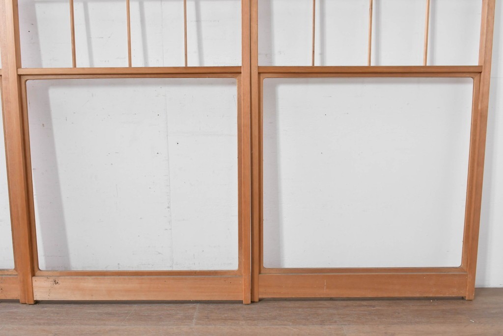 ヴィンテージ建具　昭和後期　上品な桟組みが引き立つ雪見障子戸4枚セット　(R-086567)