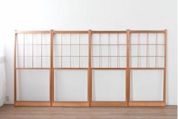 ヴィンテージ建具　昭和後期　上品な桟組みが引き立つ雪見障子戸4枚セット　(R-086568)