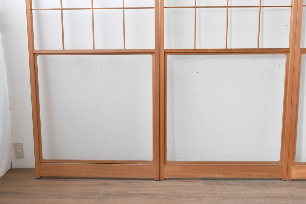 ヴィンテージ建具　昭和後期　上品な桟組みが引き立つ雪見障子戸4枚セット　(R-086568)