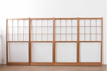 ヴィンテージ建具　昭和後期　上品な桟組みが引き立つ雪見障子戸4枚セット　(R-086569)