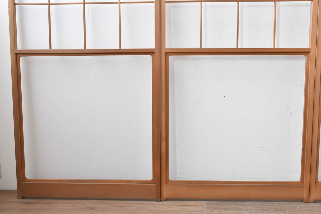 ヴィンテージ建具　昭和後期　上品な桟組みが引き立つ雪見障子戸4枚セット　(R-086569)