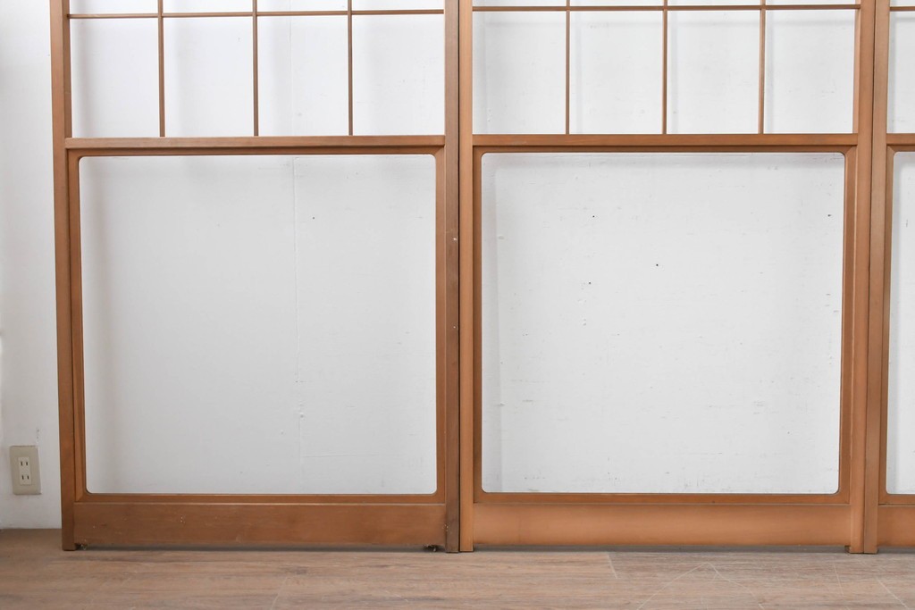 ヴィンテージ建具　昭和後期　上品な桟組みが引き立つ雪見障子戸4枚セット　(R-086570)