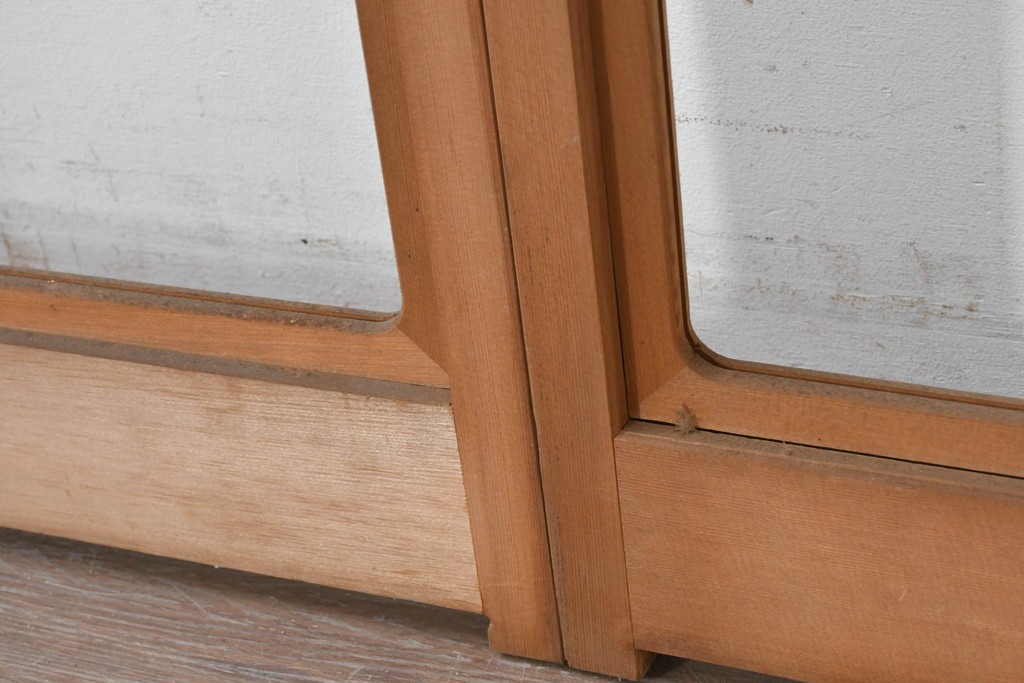 ヴィンテージ建具　昭和後期　上品な桟組みが引き立つ雪見障子戸4枚セット　(R-086570)