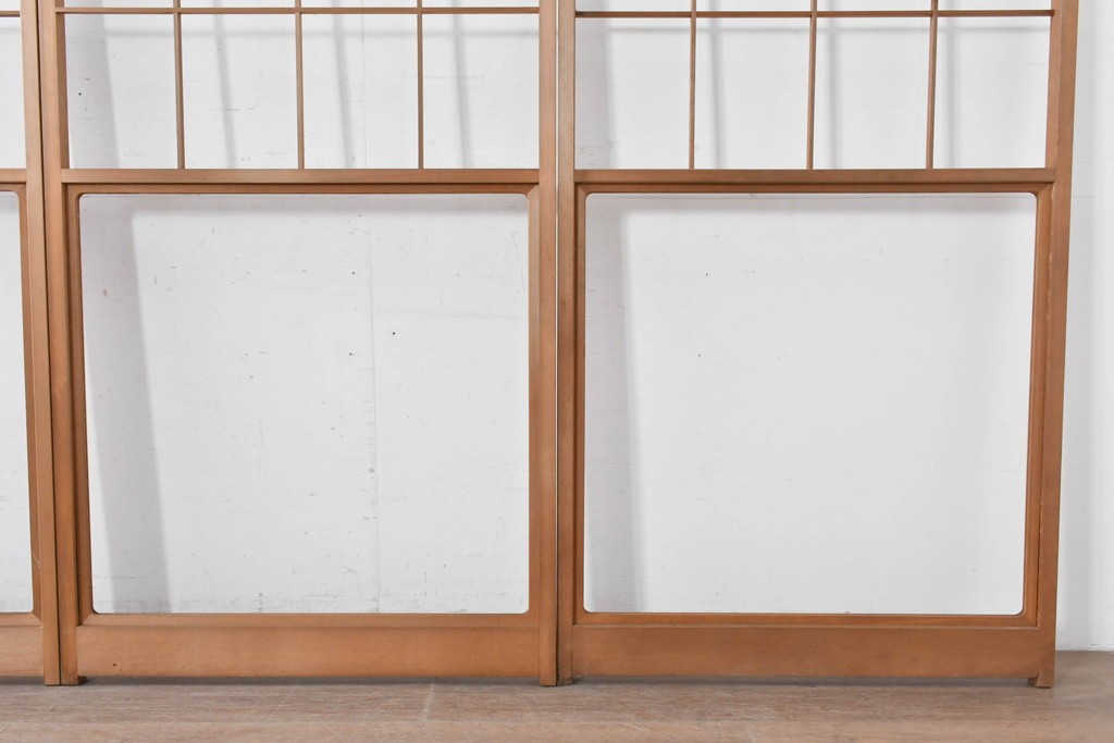 ヴィンテージ建具　昭和後期　上品な桟組みが引き立つ雪見障子戸4枚セット　(R-086570)