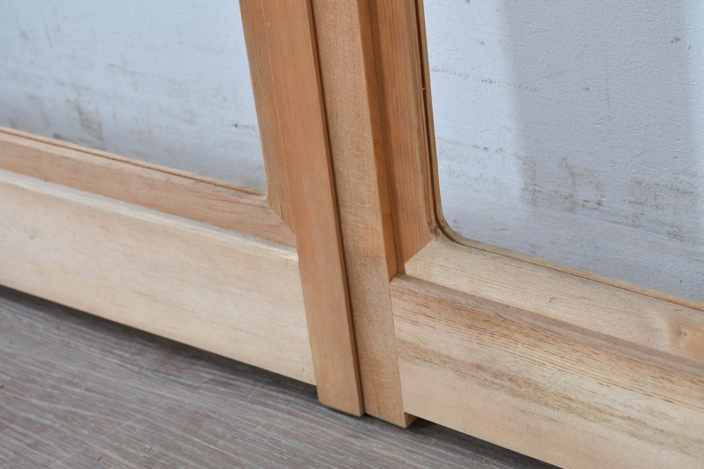 ヴィンテージ建具　昭和後期　上品な桟組みが引き立つ雪見障子戸4枚セット　(R-086571)