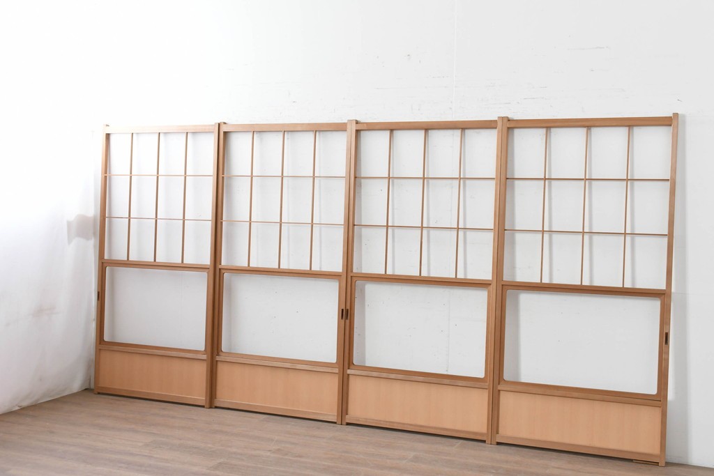 ヴィンテージ建具　昭和後期　秋田杉　温かみのある木味が魅力の雪見障子戸4枚セット　(R-086572)