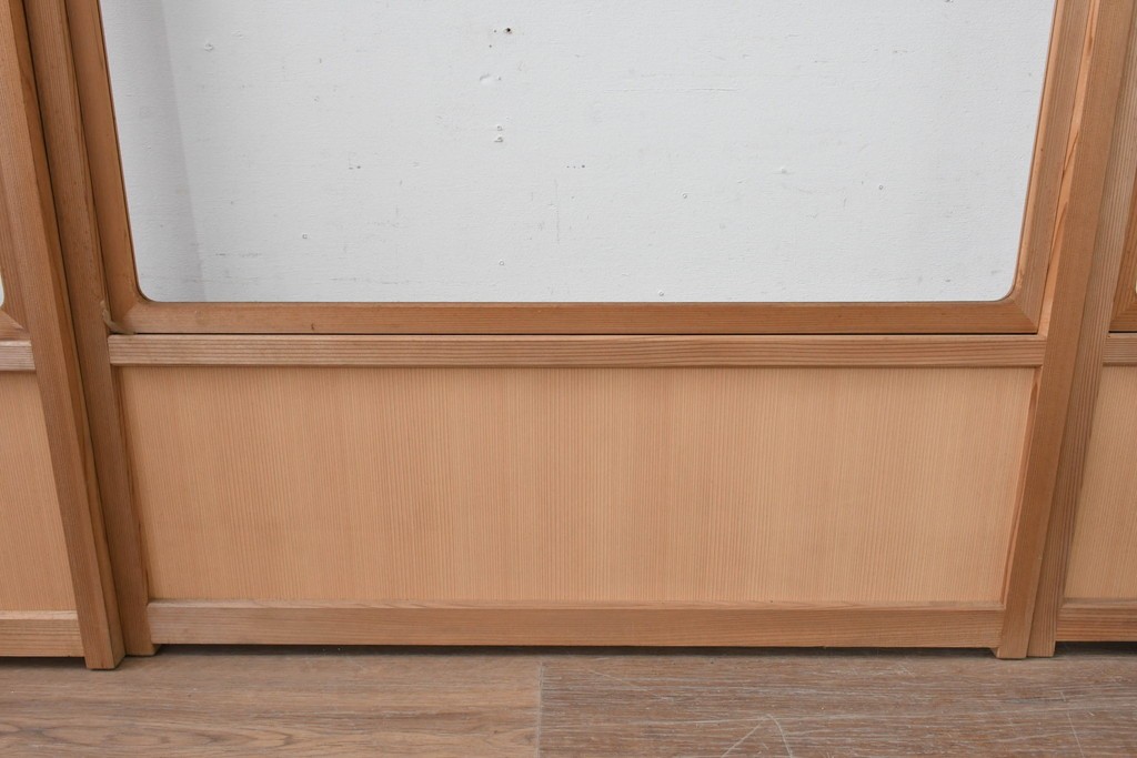 ヴィンテージ建具　昭和後期　秋田杉　温かみのある木味が魅力の雪見障子戸4枚セット　(R-086572)